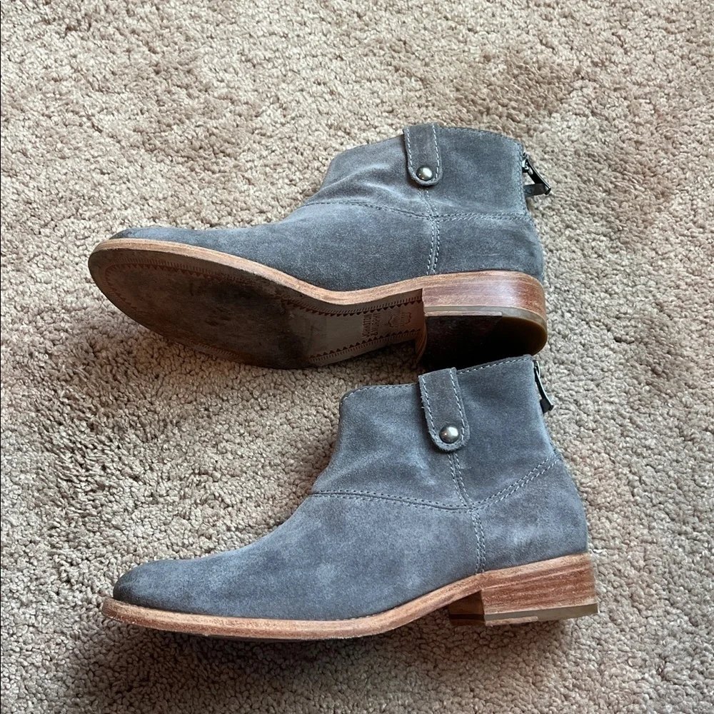 Johnston & Murphy Suede Stitched Bootie